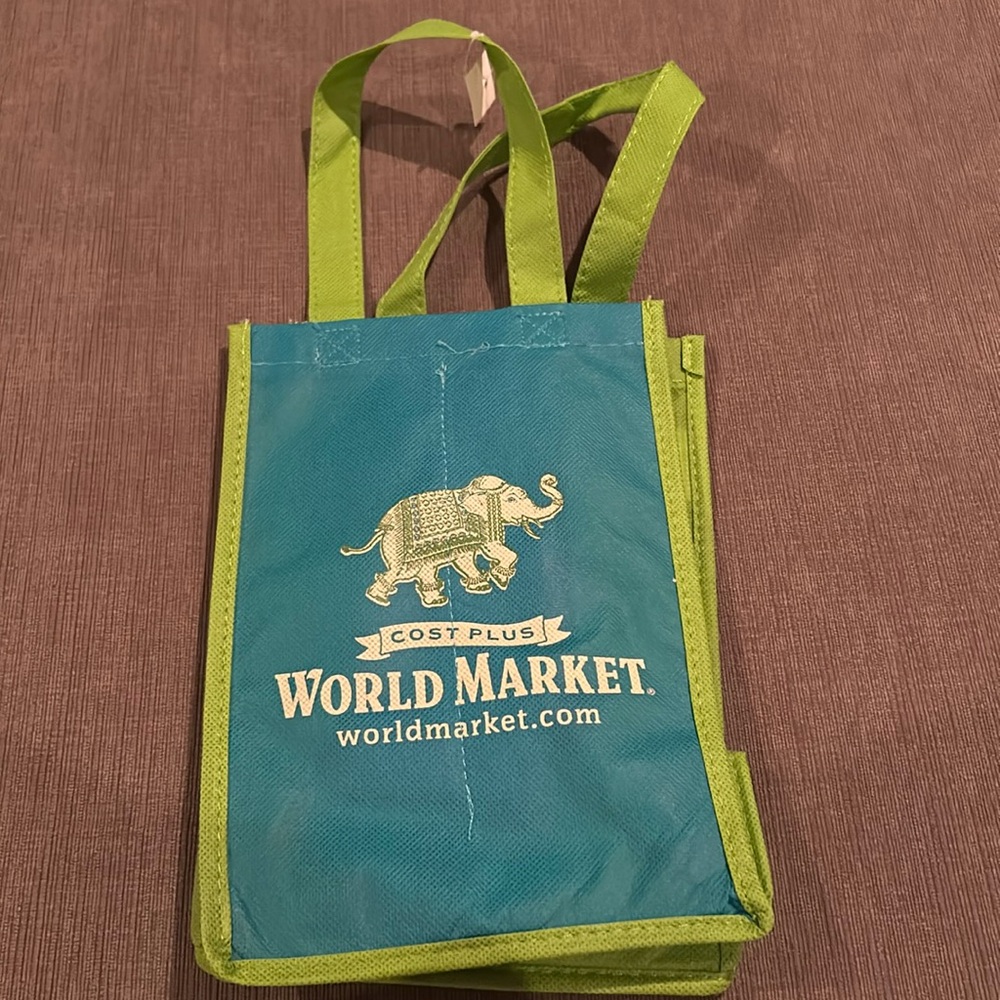 WORLD MARKET Wine tote for 4 bottles NWT